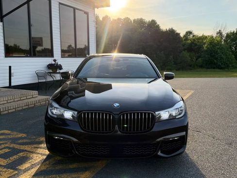 Used 2018 BMW 740i RWD image 2