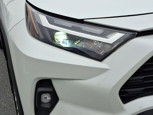 Used 2023 Toyota RAV4 XLE Premium image 9