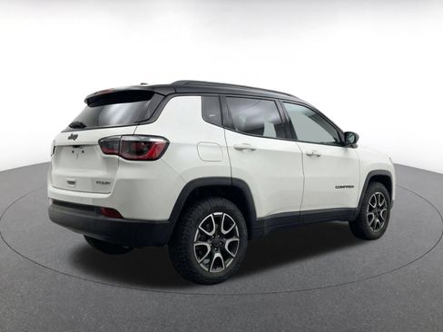 Used 2025 Jeep Compass Trailhawk AWD/4WD image 8