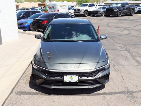 Used 2024 Hyundai Elantra SE image 15