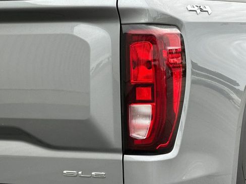 New 2026 GMC Sierra 1500 SLE w/ Preferred Package AWD/4WD image 7