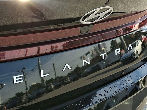 Used 2024 Hyundai Elantra SEL image 30