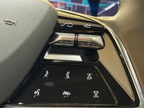 New 2026 Cadillac Vistiq Sport image 16