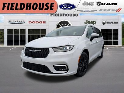 Used 2023 Chrysler Pacifica Touring-L