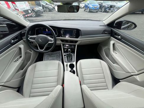 Used 2024 Volkswagen Jetta SE w/ Panoramic Sunroof Package FWD image 13