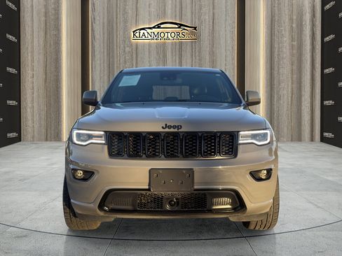 Used 2020 Jeep Grand Cherokee Altitude image 2