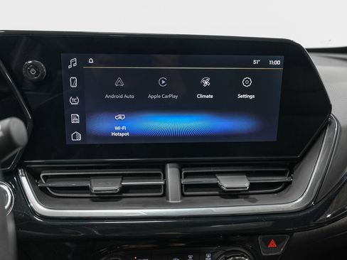 Used 2024 Chevrolet Trax RS w/ Sunroof Package FWD image 21