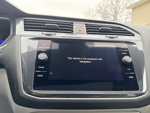 Used 2023 Volkswagen Tiguan SE R-Line image 19