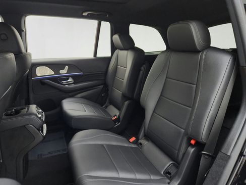 Used 2025 Mercedes-Benz GLS 450 4MATIC image 28