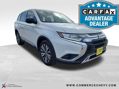 Used 2020 Mitsubishi Outlander ES image 1