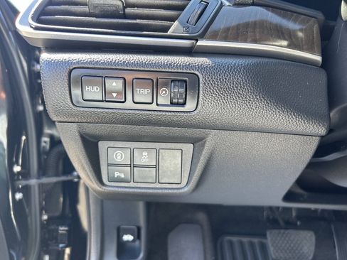 Used 2018 Honda Accord Touring image 11