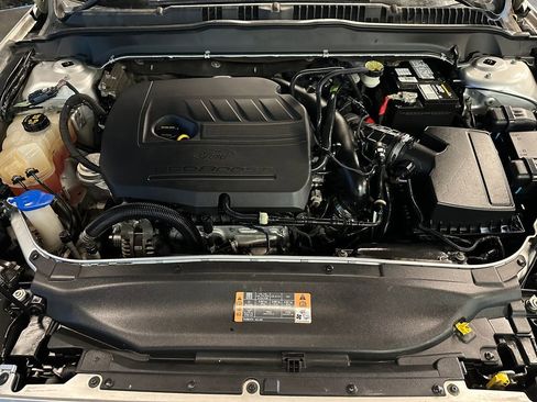 Used 2015 Ford Fusion SE FWD image 23