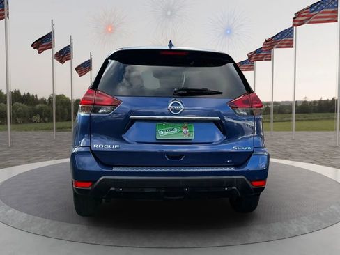 Used 2018 Nissan Rogue SL w/ Premium Package image 16