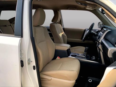 Used 2024 Toyota 4Runner SR5 AWD/4WD image 9