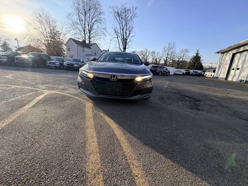 Used 2018 Honda Accord LX image 3