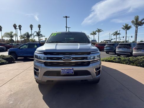 Used 2023 Ford Expedition Limited image 2