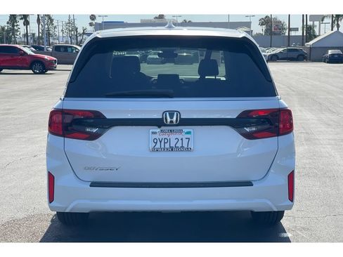 Certified 2026 Honda Odyssey EX-L image 4