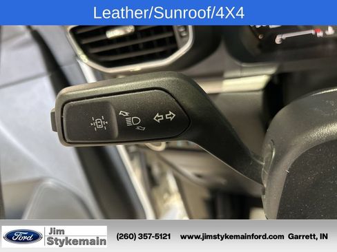 Used 2023 Ford Explorer XLT AWD/4WD image 24