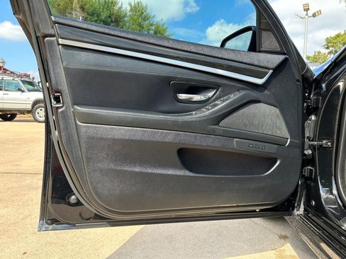 Used 2013 BMW 550i Sedan image 31