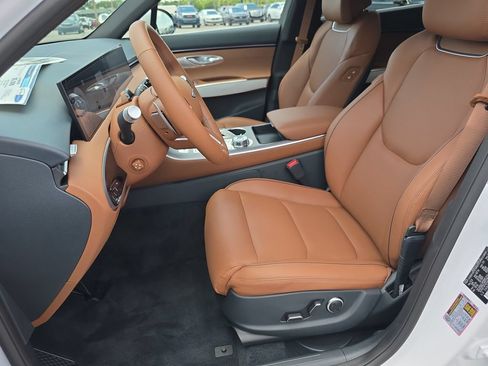 New 2026 Genesis GV70 2.5T Advanced AWD/4WD image 11
