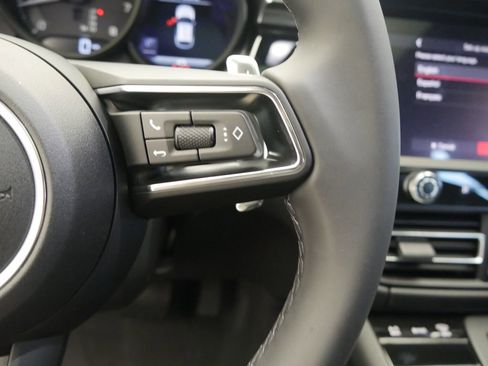 New 2026 Porsche Macan AWD/4WD image 34