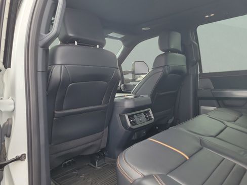 Used 2024 Ford F250 Platinum AWD/4WD image 11