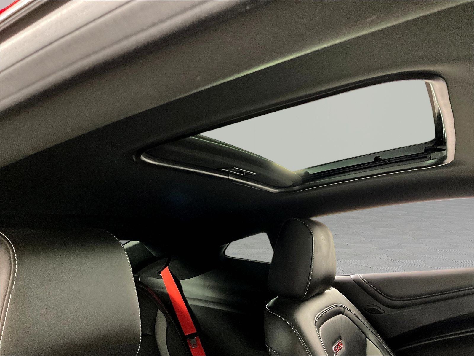 Used 2021 Chevrolet Camaro SS RWD image 21