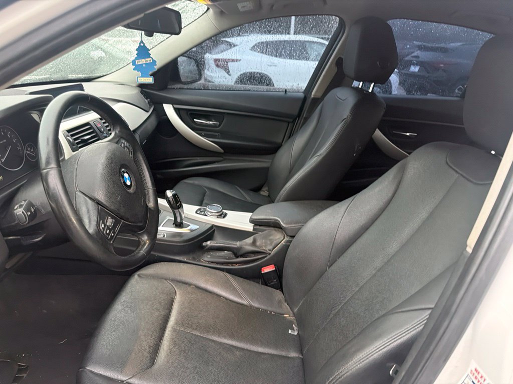 Used 2014 BMW 320i Sedan RWD image 8