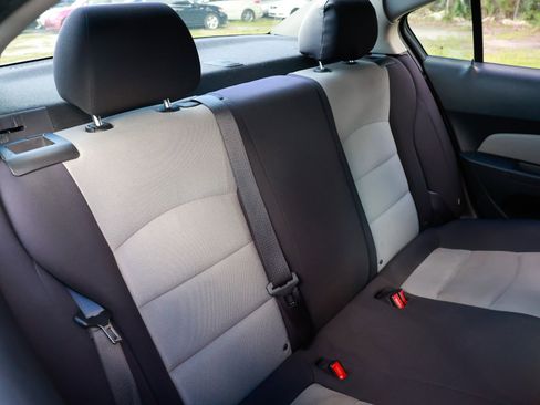 Used 2015 Chevrolet Cruze LS image 14