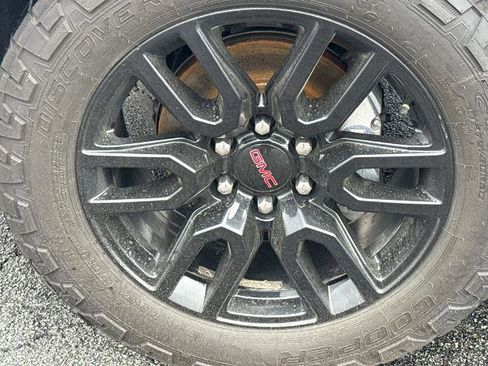 Used 2020 GMC Sierra 1500 Elevation w/ Elevation Value Package AWD/4WD image 9