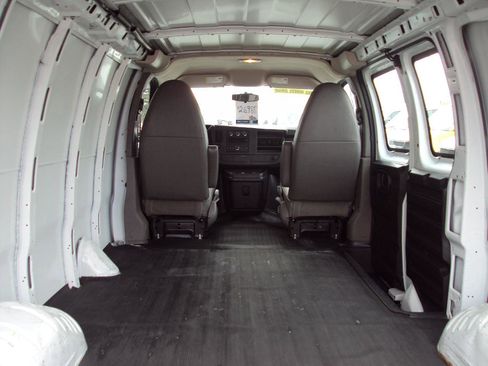 Used 2013 Chevrolet Express 1500 AWD image 10