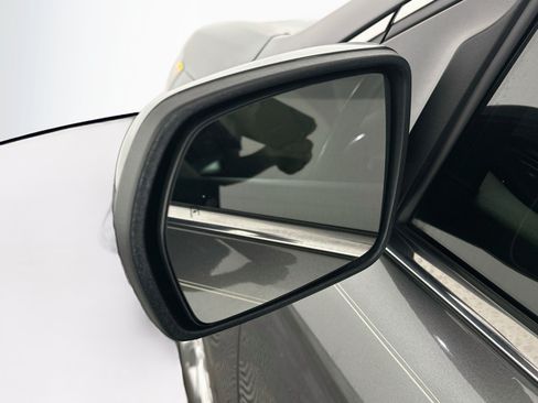 Used 2019 Ford Edge Titanium FWD image 16