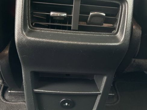 Used 2024 Ford Edge SEL image 23