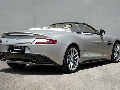 Used 2016 Aston Martin Vanquish Volante RWD image 12