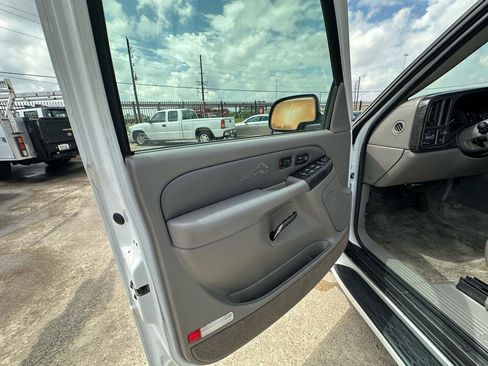 Used 2002 GMC Yukon XL Denali AWD/4WD image 35