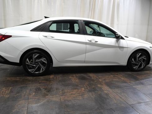 Certified 2025 Hyundai Elantra Sport image 4