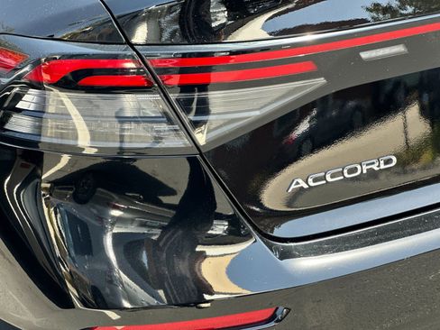 Used 2023 Honda Accord EX image 31