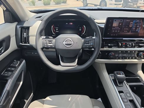 New 2026 Nissan Pathfinder SL FWD image 11