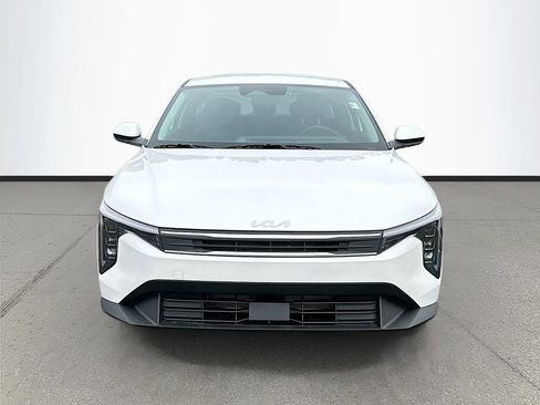 New 2025 Kia K4 LXS image 2