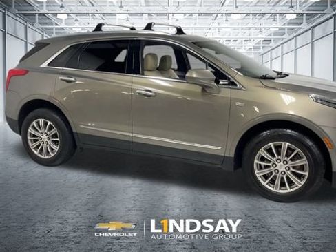 Used 2018 Cadillac XT5 Luxury w/ Driver Awareness Package image 3