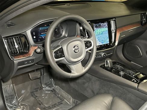 Used 2023 Volvo S60 T8 Plus w/ Protection Package Premier image 21