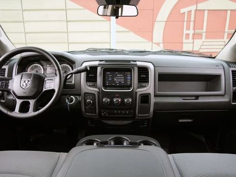 Used 2018 RAM 2500 Tradesman w/ Chrome Appearance Group AWD/4WD image 46