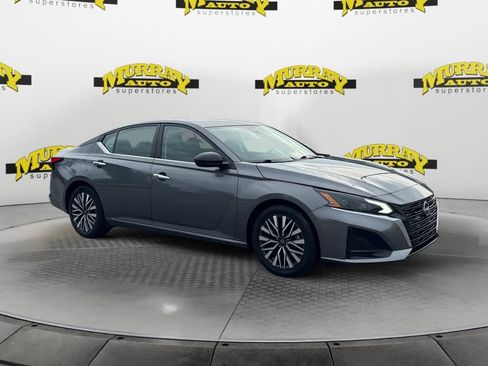 Used 2024 Nissan Altima 2.5 SV image 7