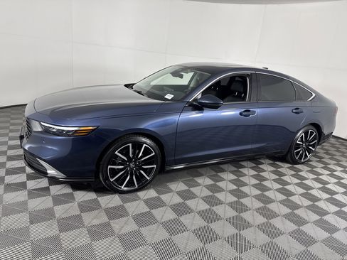 Certified 2025 Honda Accord Touring image 8