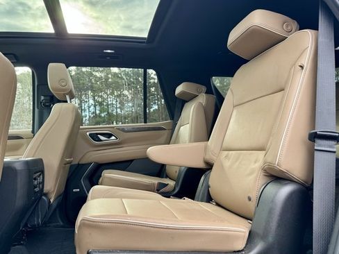 Used 2021 Chevrolet Tahoe Premier w/ Premium Package image 28