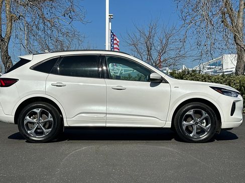 Used 2024 Ford Escape ST-Line Select image 3