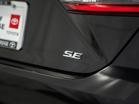 Used 2025 Toyota Camry SE FWD image 8