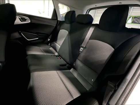 Used 2025 Kia Soul LX w/ LX Technology Package image 34