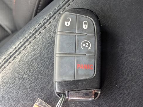 Used 2022 Jeep Compass Latitude w/ Sun and Sound Group AWD/4WD image 29