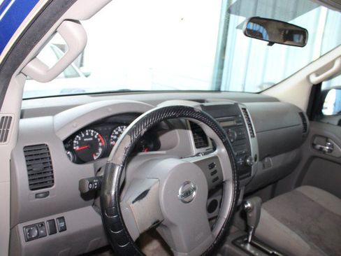 Used 2012 Nissan Frontier SV RWD image 4